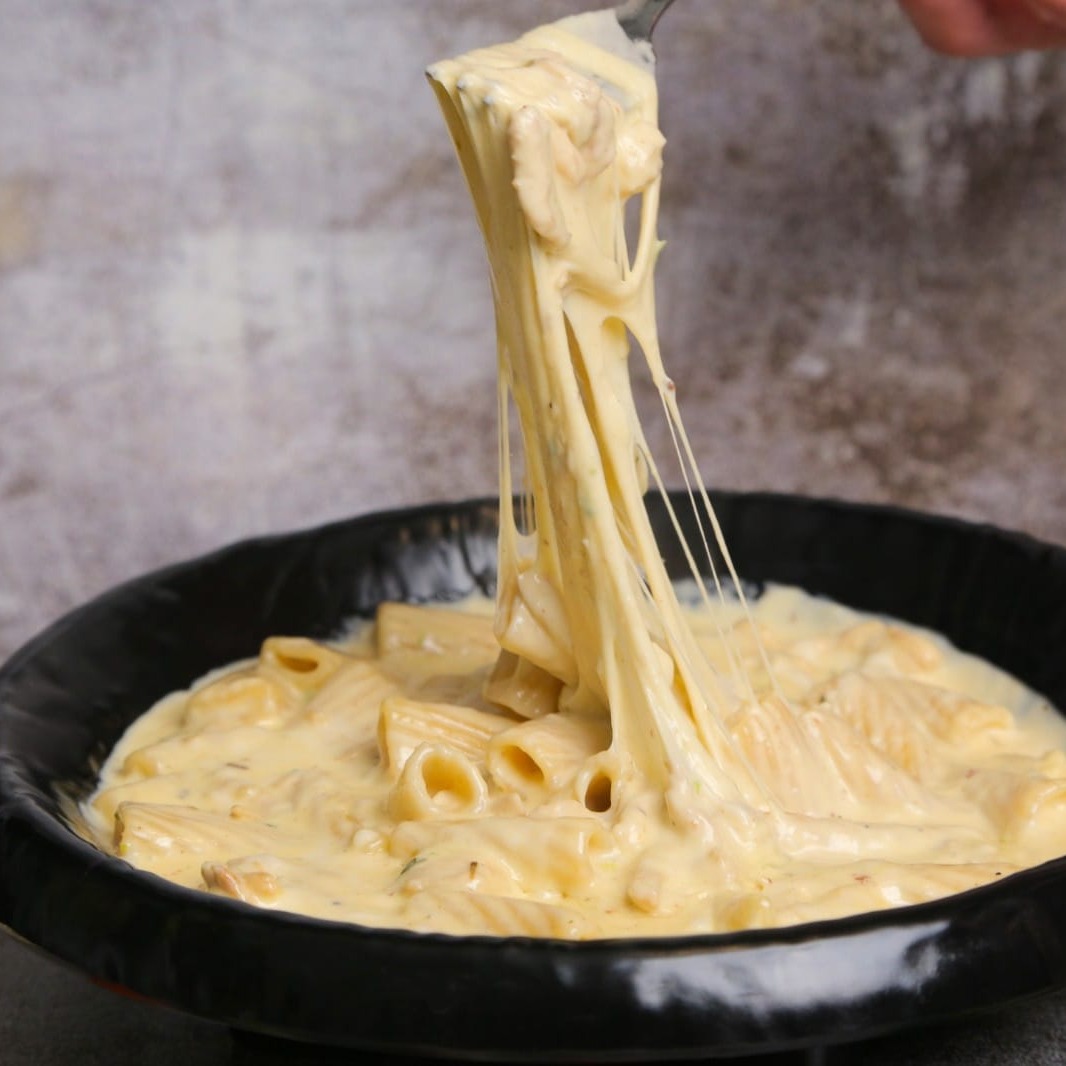 Le Notre Cafe | Pasta Cheezy