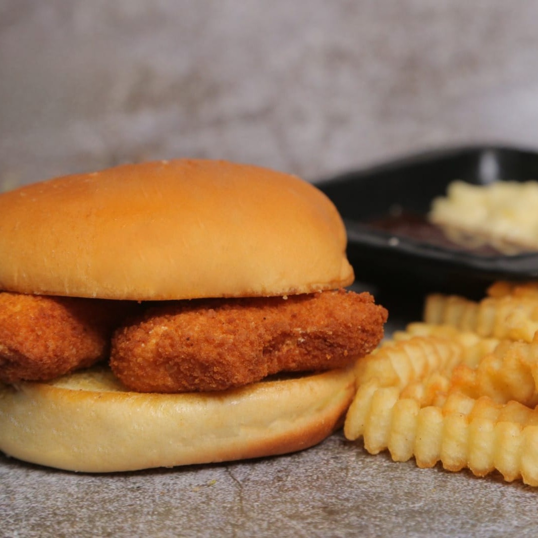 Le Notre Cafe | Chicken Nugget Sandwich